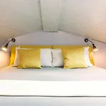 Relaxed Attic In The Old Town アパート *