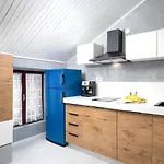 Relaxed Attic In The Old Town プーラ