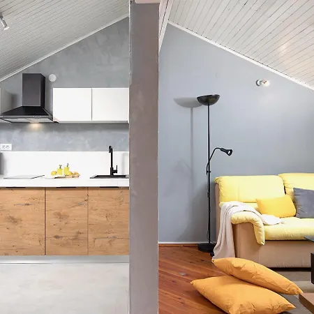 Apartment Relaxed Attic In The Old Town Pula