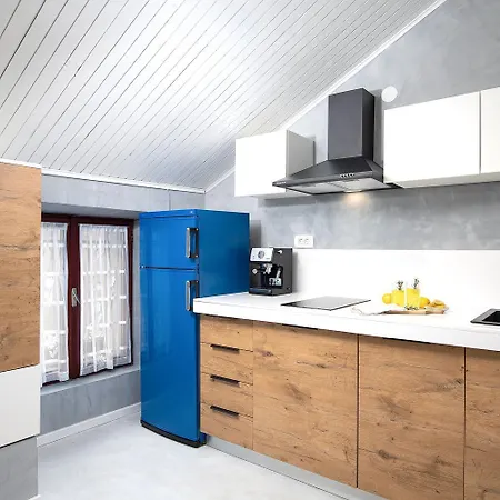 Relaxed Attic In The Old Town Pula