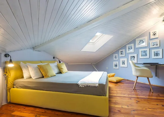Relaxed Attic In The Old Town Lägenhet *