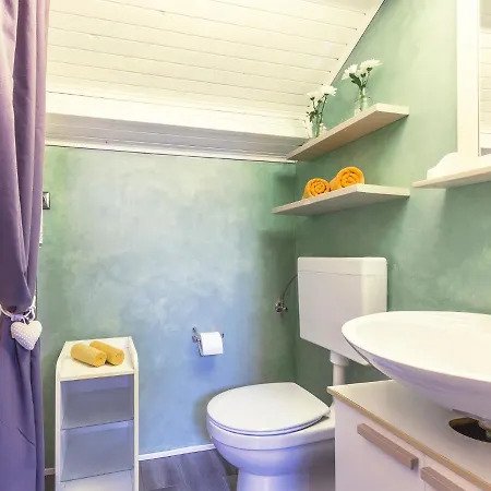 Relaxed Attic In The Old Town * Πούλα