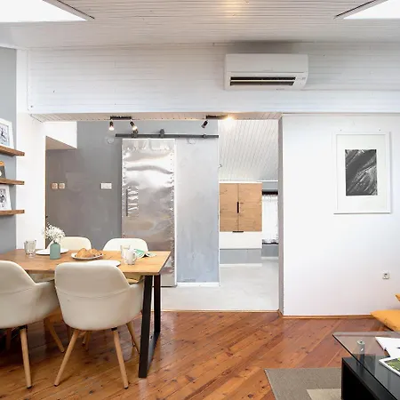 Relaxed Attic In The Old Town Διαμέρισμα Πούλα