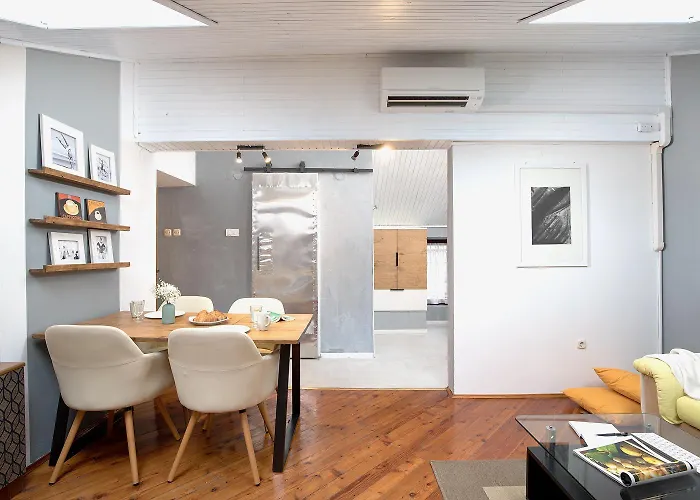 Relaxed Attic In The Old Town 公寓 普拉