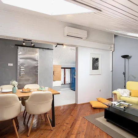 Relaxed Attic In The Old Town Apartmán *